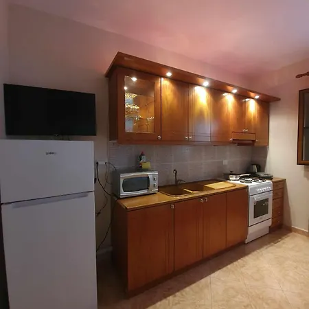 Azuro * Vlorë